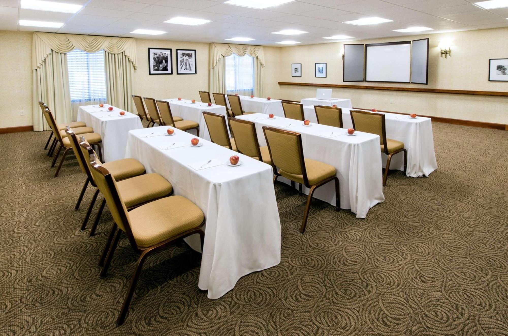 Hampton Boston-norwood Hotel 3*